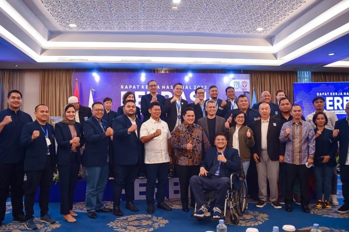 Ardima Rama Putra (menggunakan kursi roda) saat rapat kerja PP Perbasi 2023. (Dok: PP Perbasi) - Image