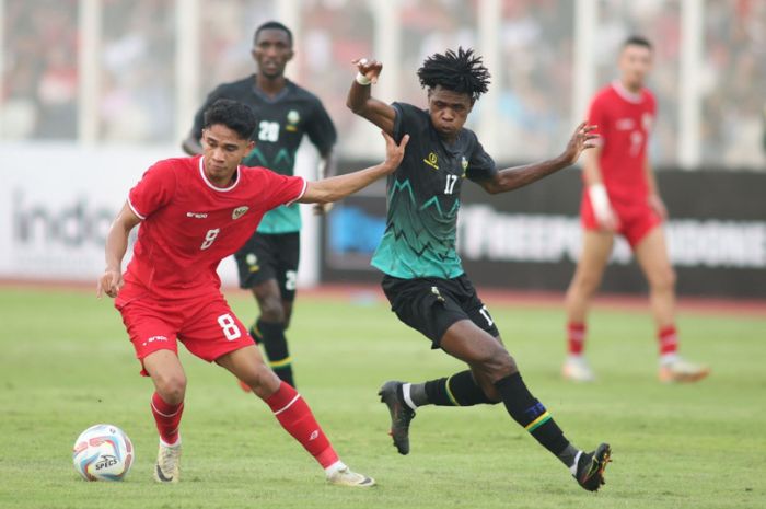 Marselino Ferdinan mulai tersisih dari starting eleven Timnas Indonesia di putaran ketiga Kualifikasi Piala Dunia 2026. (Dok. PSSI) - Image