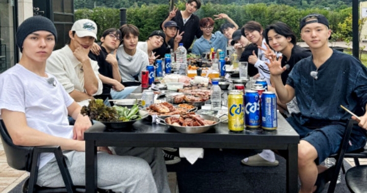 SEVENTEEN. (Pinkvilla) - Image