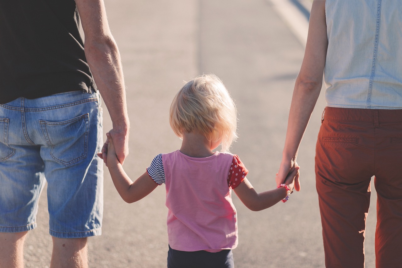 Menjaga kesabaran di depan anak menciptakan keluarga yang harmonis./Pixabay - Image