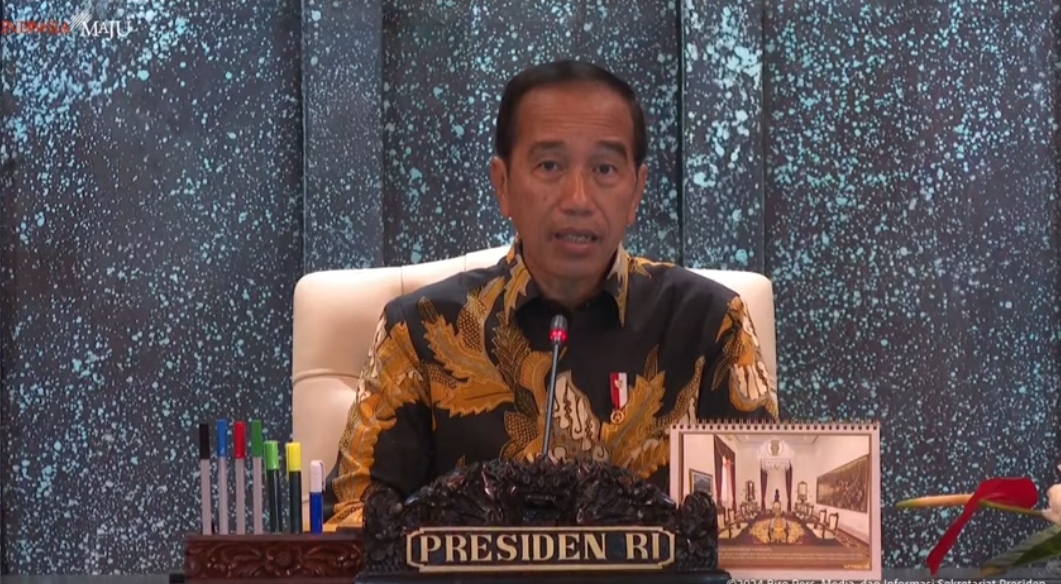 Presiden Joko Widodo (Jokowi) memimpin sidang kabinet paripurna di Istana Garuda, Ibu Kota Nusantara (IKN), Kalimantan Timur, Jumat (13/9). (Tangkapan Layar YouTube Setpres) - Image