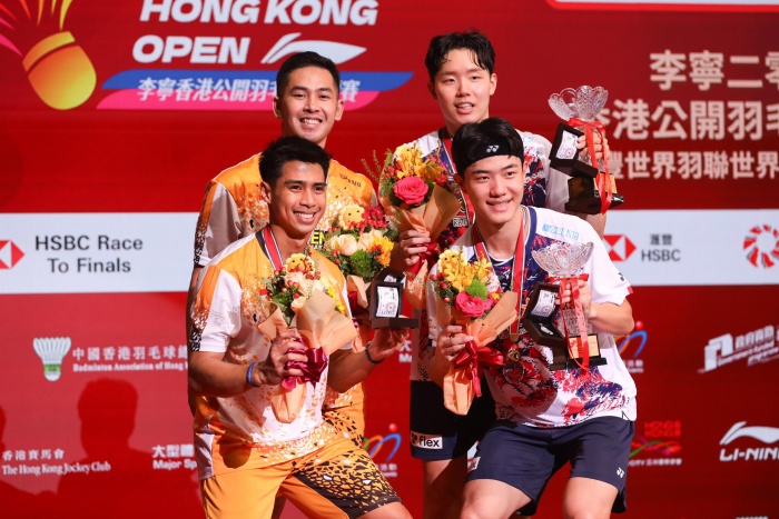 Sabar/Reza di podium Hongkong Open 2024. (PBSI) - Image