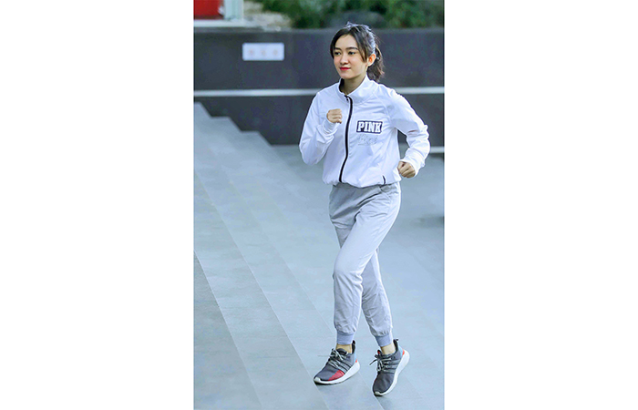FOTO DIPERAGAKAN AISYAH JATU K. Rutin melakukan aktivitas fisik dan mengatur pola makan dengan menghindari makanan tinggi lemak jenuh serta kolesterol dapat mencegah penumpukan plak. - Image