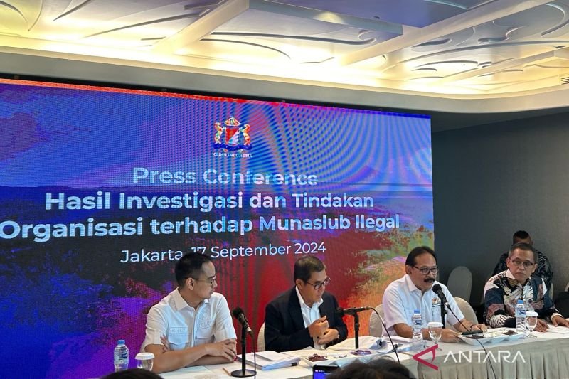 Kadin Indonesia pimpinan Arsjad Rasjid membuka kesempatan dialog dengan peserta Muhaslub yang mengangkat Anindya Bakrie sebagai Ketua Umum. (ANTARA) - Image