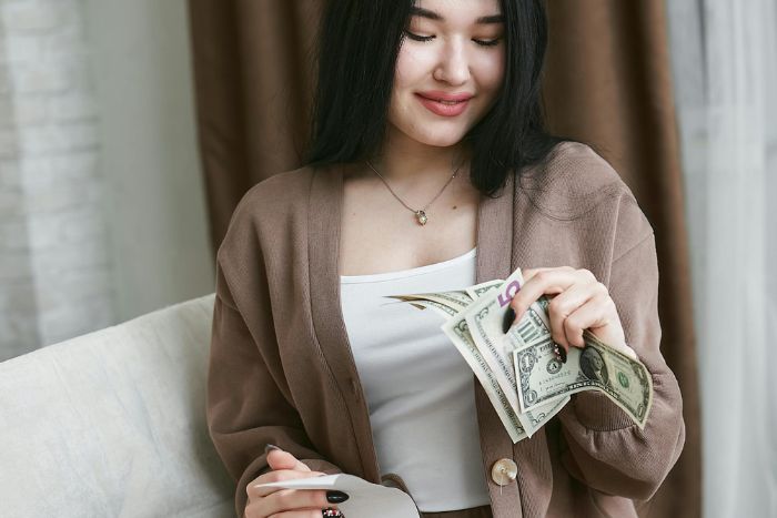 Ilustrasi 7 shio yang bakal kaya raya dan bebas dari masalah keuangan, meskipun kerja sedikit. - Image