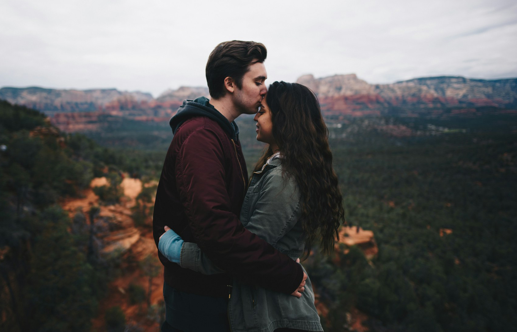 Banyak sifat wanita yang bisa dengan mudah membuat cowok-cowok pada kangen (unsplash/Nathan McBride) - Image