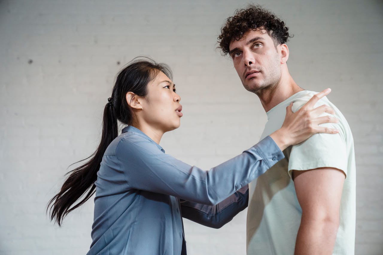 Perilaku yang menunjukkan perempuan tidak didukung suami menurut Psikologi. (Pexels/ Timur Weber) - Image