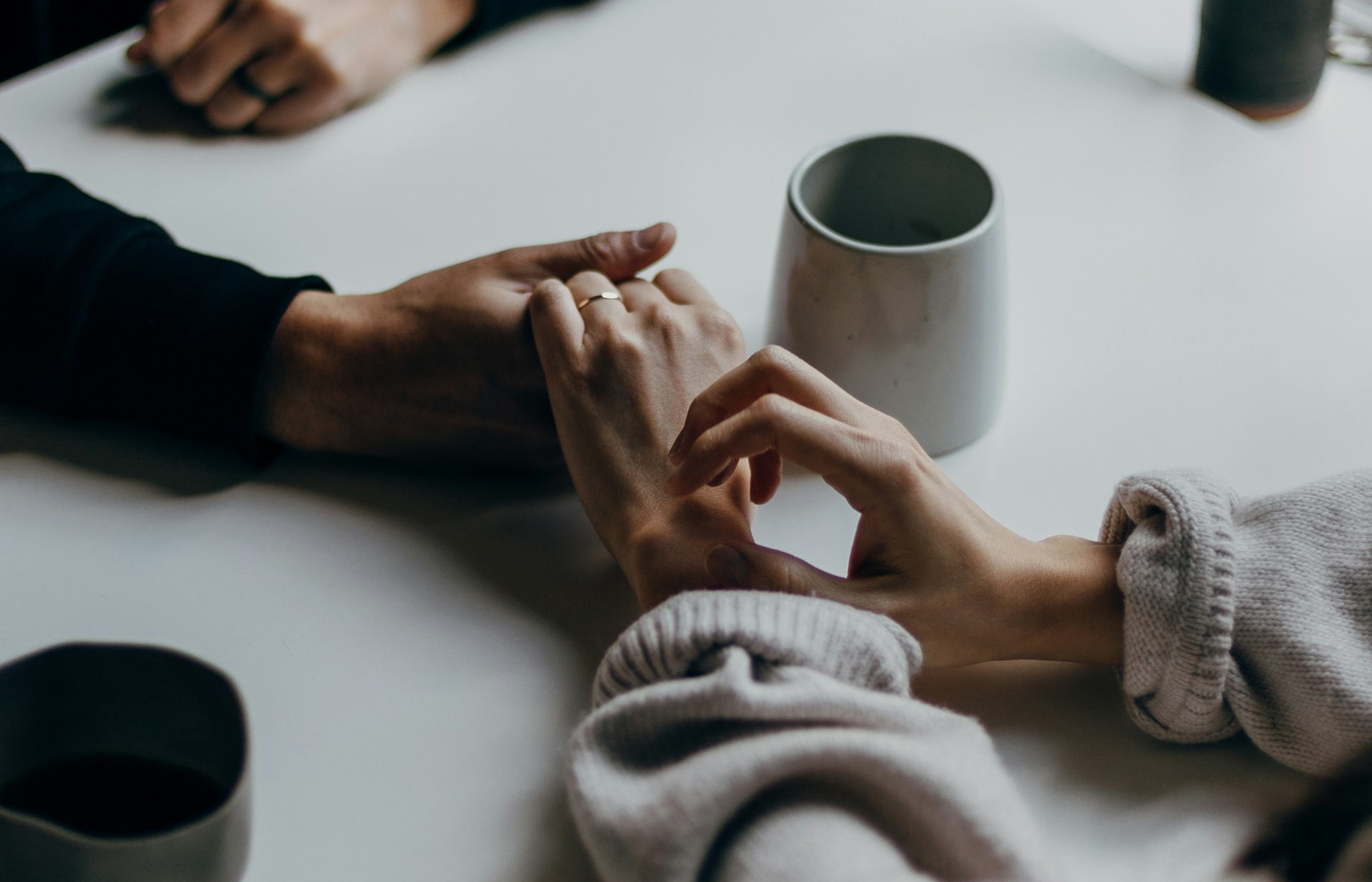 Banyak cara yang bisa dilakukan wanita untuk membuat laki-laki kangen(unsplash/Priscilla Du Preez). - Image