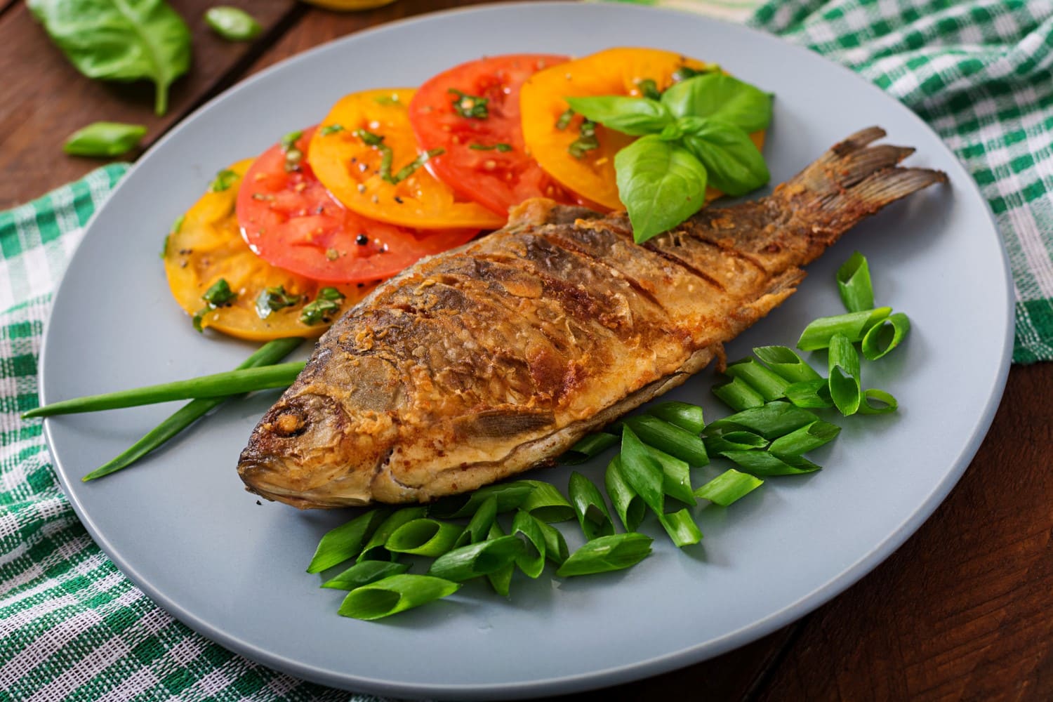 ilustrasi menu hidangan ikan goreng. Sumber foto: Freepik - Image