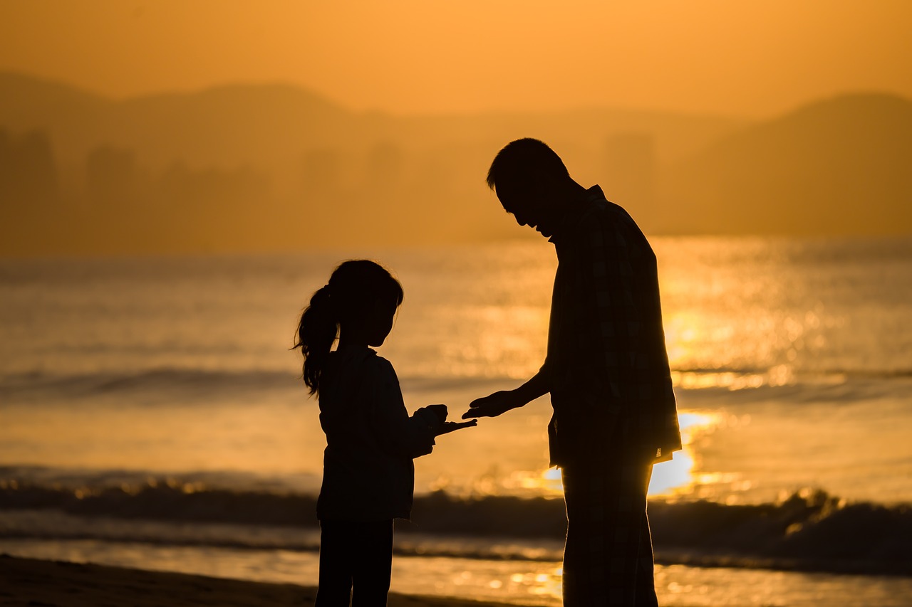 Ilustrasi peran ayah untuk anak perempuan. (Pixabay) - Image