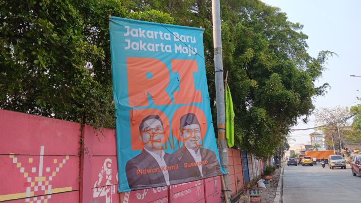 Vandalisme terhadap baliho-baliho pasangan Calon Gubernur-Calon Wakil Gubernur Jakarta Ridwan Kamil-Suswono (RIDO) terpampang hampir di sepanjang kawasan Pulo Gebang hingga Ujung Menteng, Cakung. - Image
