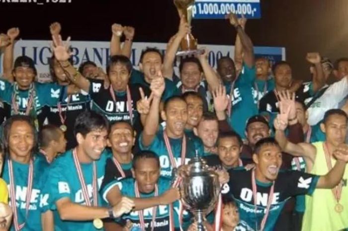Persebaya Surabaya terakhir juara Liga Indonesia pada 2004. Kini, 20 tahun berlalu, dan momentum itu datang kembali di Liga 1 Indonesia 2024/2025. (Persebaya Surabaya) - Image