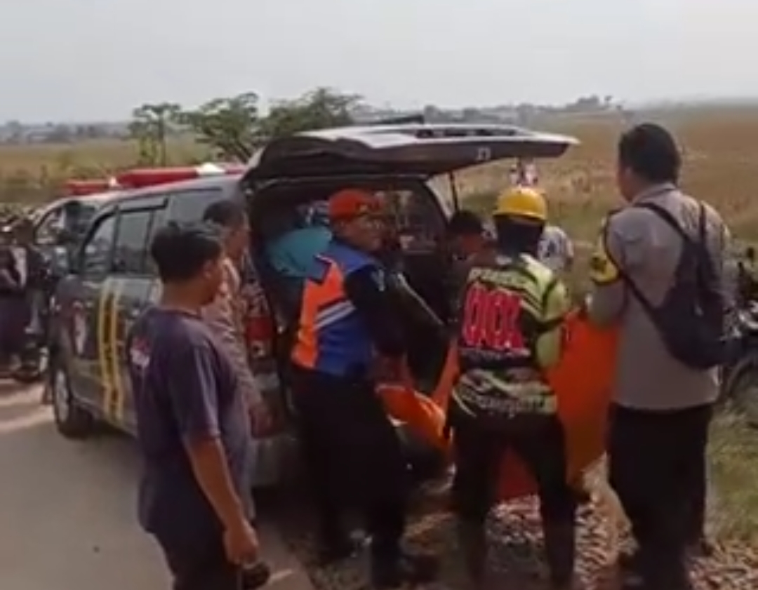 4 orang anak tewas setelah tertemper kereta api saat bermain di Km 88+700 Jalur Hulu, Petak Jalan antara Stasiun Cikampek - Stasiun Tanjung Rasa, Kabupaten Karawang, Jawa Barat. (X) - Image