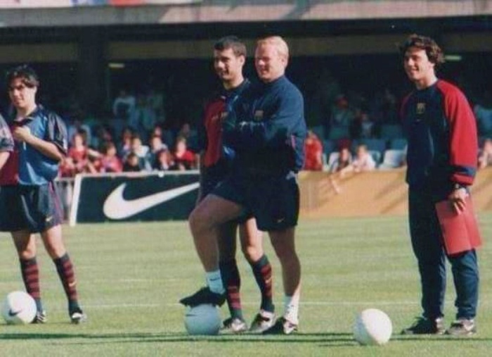 Carles Romagosa (kanan) salah satu pendiri Ekkono, Ronald Koeman, Pep Guardiola dan Mario Rosas saat sesi latihan tim utama FC Barcelona. (ekkonocoaching.com) - Image