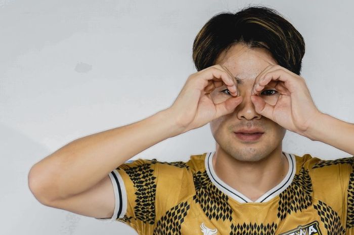 Taisei Marukawa punya momen indah bersama Persebaya Surabaya, kini dia akan mati-matian mencetak gol ke gawang Green Force. (Instagram/@taiseimarukawa) - Image