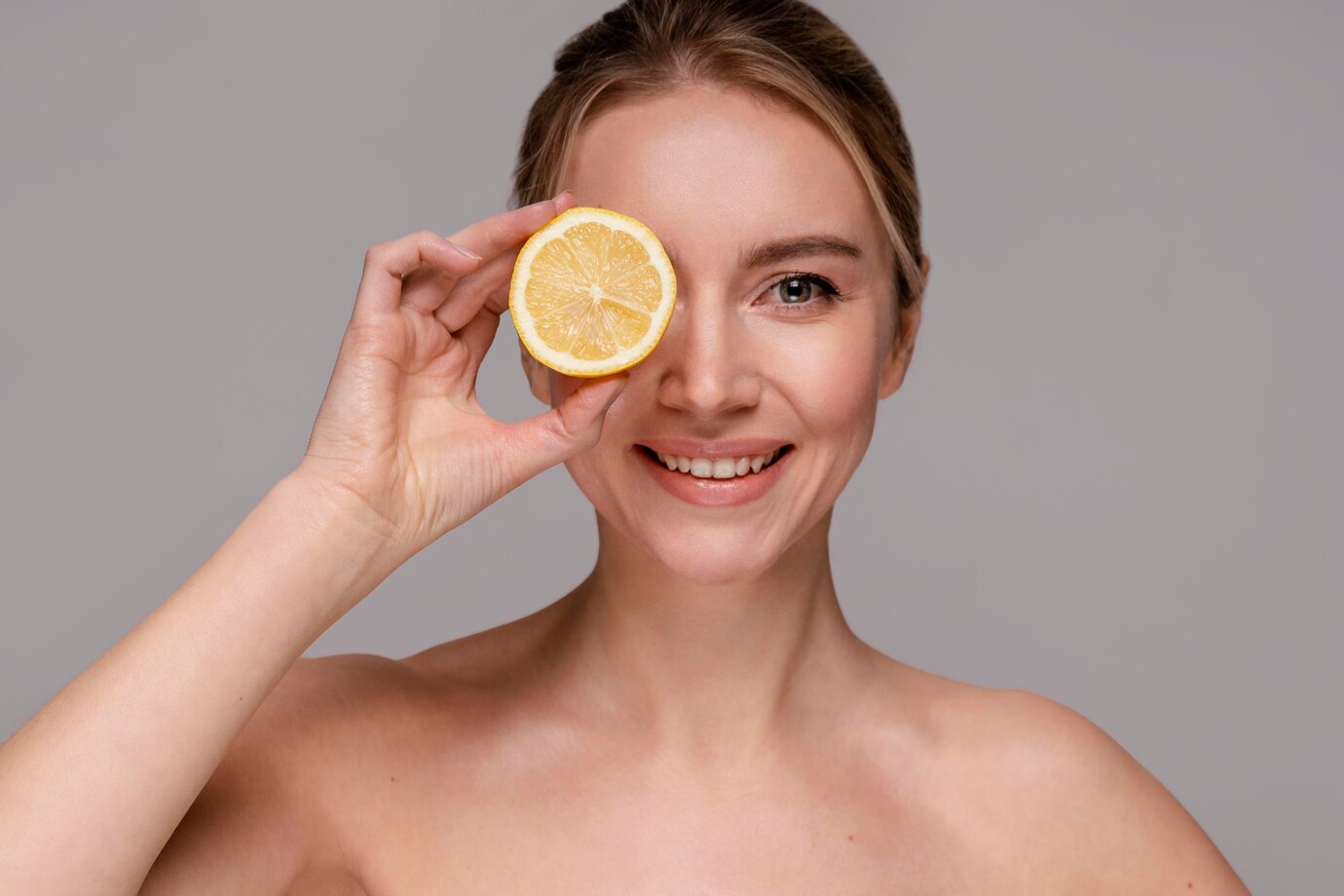 Ilustrasi lemon untuk menghilangkan jerawat dan bekas jerawat (Freepik) - Image