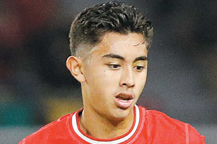 TERGANJAL NONTEKNIS: Wel ber Jardim saat memperkuat Indonesia U-19 di Piala AFF U-19 2024 Juli lalu. (ANGGER BONDAN/JAWA POS) - Image