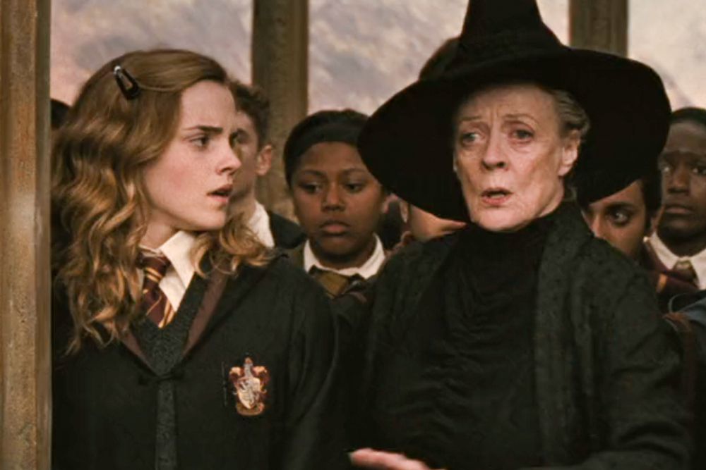Maggie Smith, salah satu pemeran film Harry Potter, meninggal di usia 89 tahun. Emma Watson mengungkapkan rasa belasungkawa melalui Instagram. (People) - Image