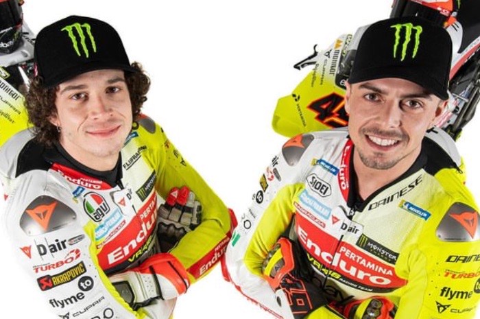 Michele Quarenghi, Kepala Koki tim Pertamina Enduro VR46 menyiapkan menu khusus untuk pembalapnya. (Instagram/@vr46racingteam) - Image