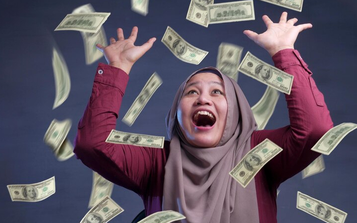 ilustrasi seseorang yang doanya tidak pernah ditolak langit/ Freepik - Image