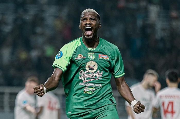 Gilson Costa bisa jadi korban kebijakan mendatangkan pemain asing baru untuk Persebaya Surabaya di paruh kedua Liga 1 Indonesia 2024/2025. (Instagram @gilsonc45) - Image