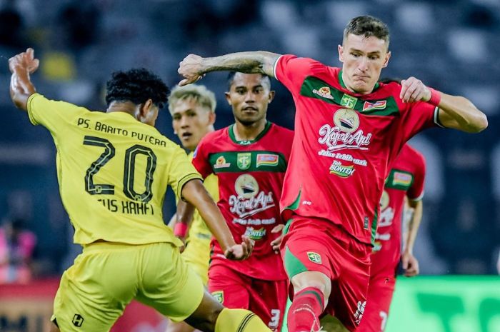 Kehadiran Slavko Damjanovic di lini belakang Persebaya Surabaya merupakan kejelian Paul Munster memilih pemainnya. (Instagram @slavko_23) - Image