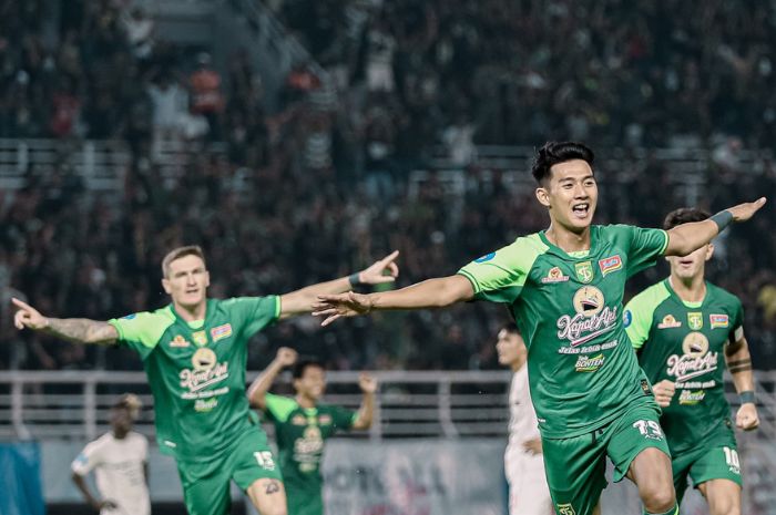 Bintang Persebaya Surabaya Malik Risaldi gusur Ramadhan Sananta di lini depan Timnas Indonesia. (Instagram/@officialpersebaya) - Image