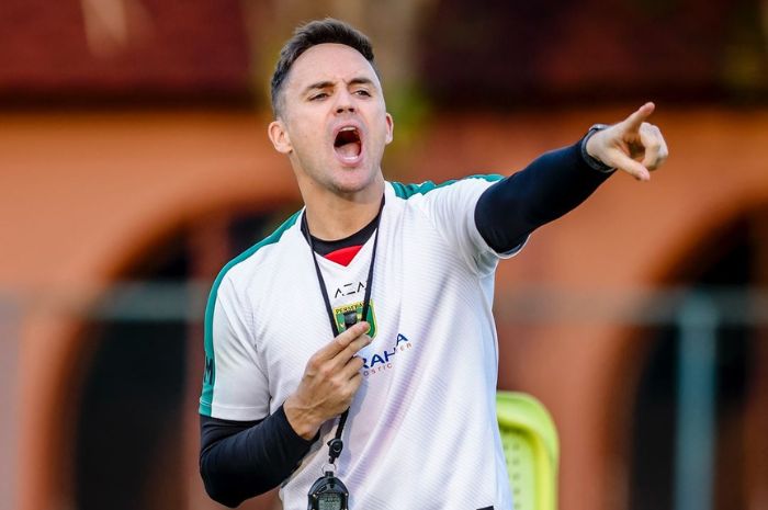 Paul Munster senang dengan sebutan Bonek untuk dirinya PM (Penting Menang) dan selalu fokus untuk Persebaya Surabaya. (Instagram/@officialpersebaya) - Image