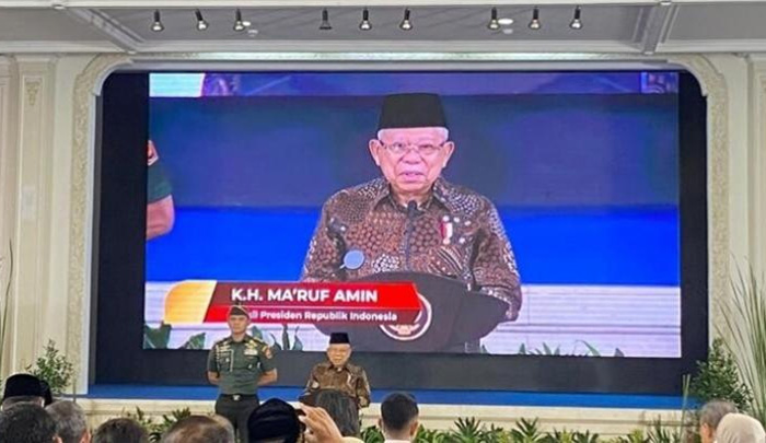 Wapres RI Ma’ruf Amin selaku Ketua Harian KNEKS memimpin rapat pembahasan mengenai capaian pengembangan ekonomi dan keuangan syariah di Tanah Air. (Istimewa) - Image