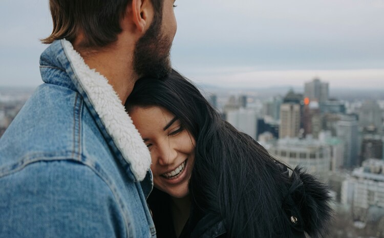 Ilustrasi perempuan yang serius. (Unsplash.com/LaurenRichmond) - Image