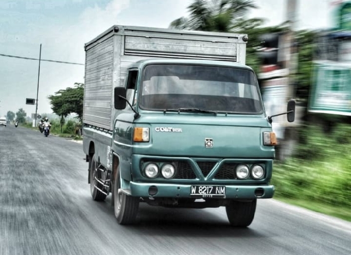 Generasi pertama Canter yaitu Mitsubishi Colt Diesel. - Image