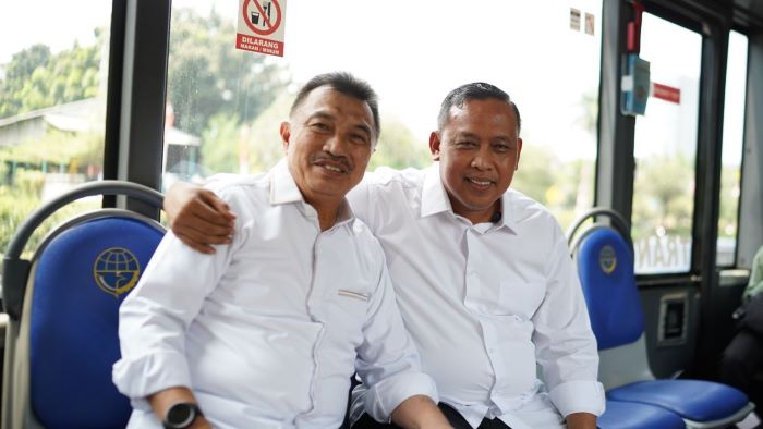 Calon Wali Kota Bekasi Tri Adhianto (kanan). (Istimewa) - Image