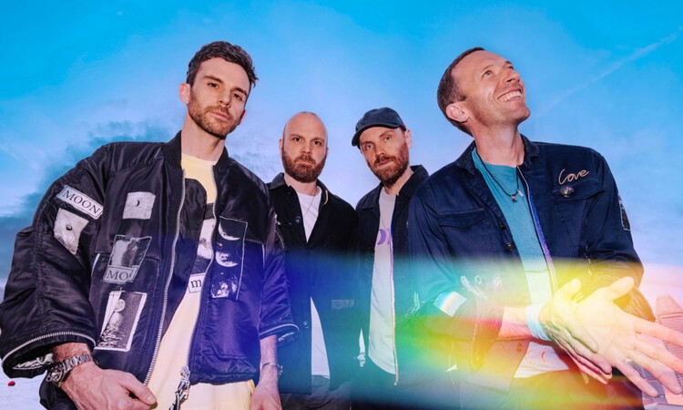 Potret band Coldplay (Billboard) - Image