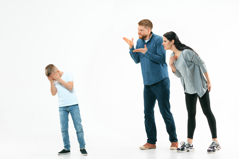 Hubungan orang tua dan anak remaja. (Freepik) - Image