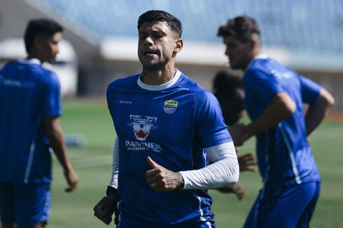 Persib Bandung batal gunakan GBLA untuk jamu Persebaya Surabaya di pekan kedelapan Liga 1 Indonesia 2024/2025. (Instagram/@persib) - Image