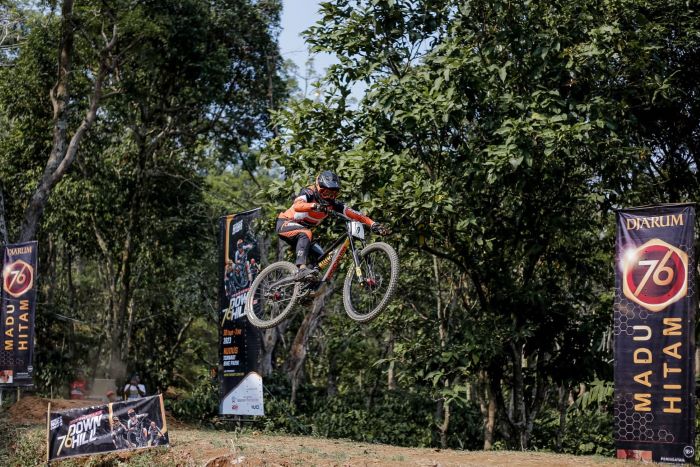 Ajang balap sepeda 76 Indonesian Downhill 2024 segera bergulir di Ternadi Bike Park, Kudus, 19-20 Oktober. (Istimewa) - Image