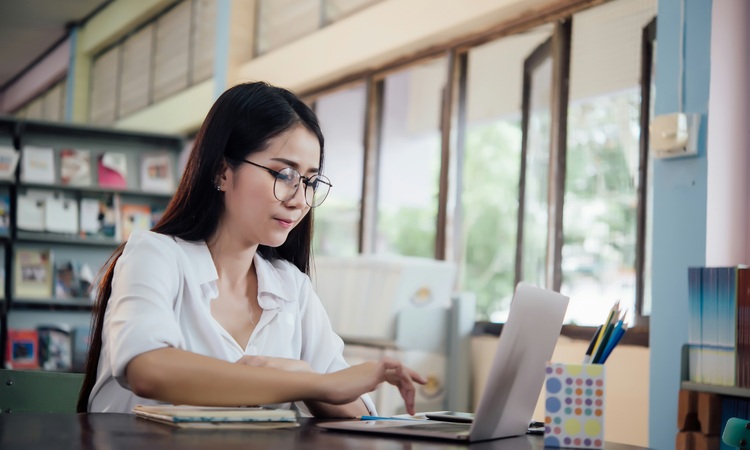Perempuan yang siap untuk mencapai kesuksesan dalam kariernya. (Freepik) - Image