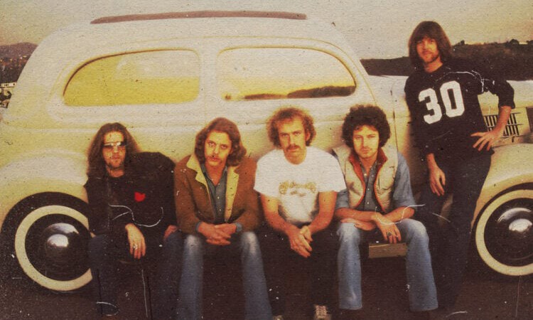 Potret Eagles (Far Out Magazine) - Image