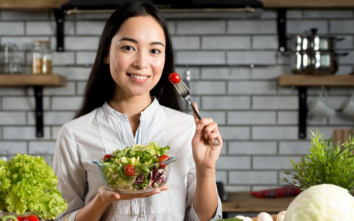 ilustrasi seseorang berhasil makan sehat/ Sumber foto: Freepik - Image