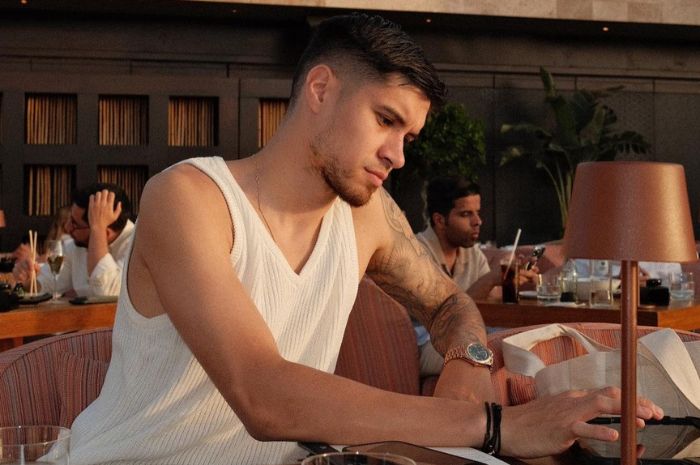 Kevin Diks ternyata lebih nyaman makan nasi daripada pasta ketika bermain di Eropa. (Instagram/@kevindiks2) - Image