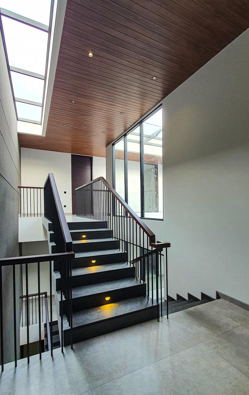 INDOOR: Penempatan taman kering di dalam ruangan menambah kesan segar di mata.&nbsp;(Foto: Dokumentasi Kevin Setiawan)&nbsp;