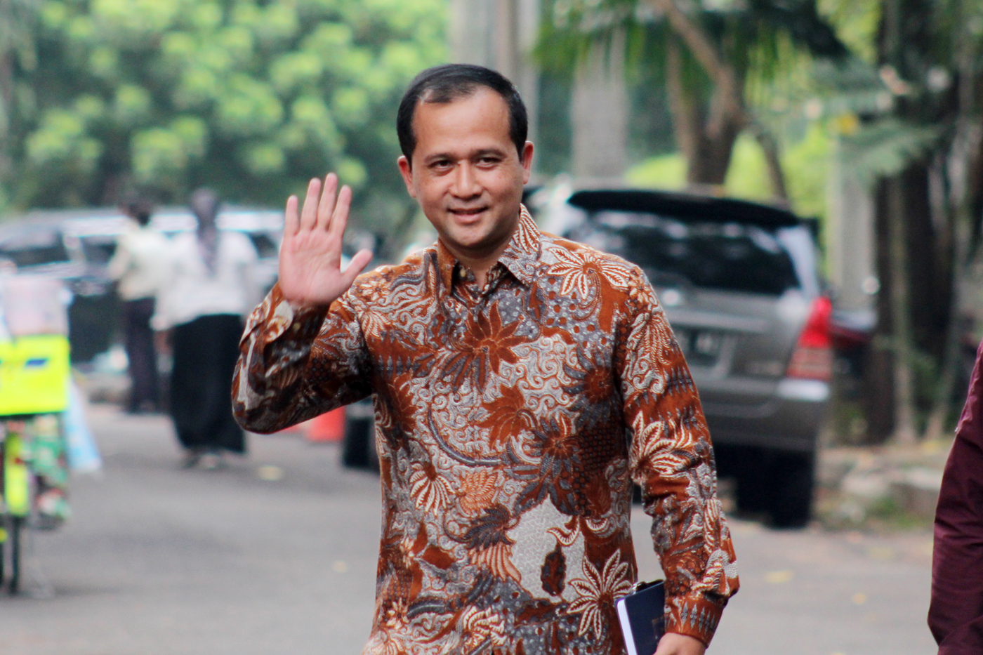 Politikus Partai Demokrat Muhammad Iftitah Sulaiman Suryanagara tiba di kediaman Presiden terpilih Prabowo Subianto, Kertanegara, Jakarta Selatan, Senin (14/10/2024). (Dery Ridwansah/ JawaPos.com) - Image