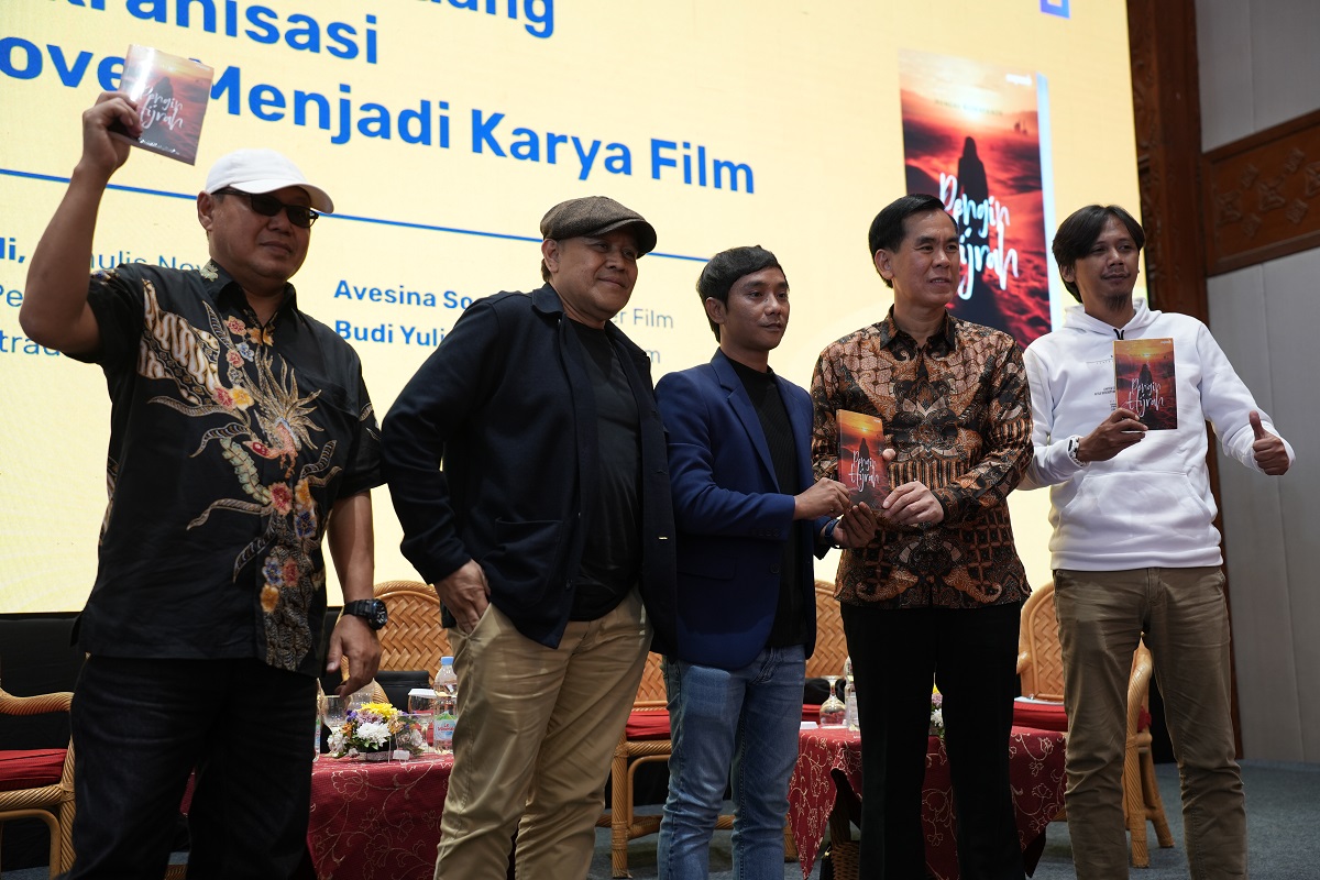 Momen perilisan Novel Pengin Hijrah sekaligus pengumuman akan diadaptasi jadi film layar lebar. (Istimewa) - Image
