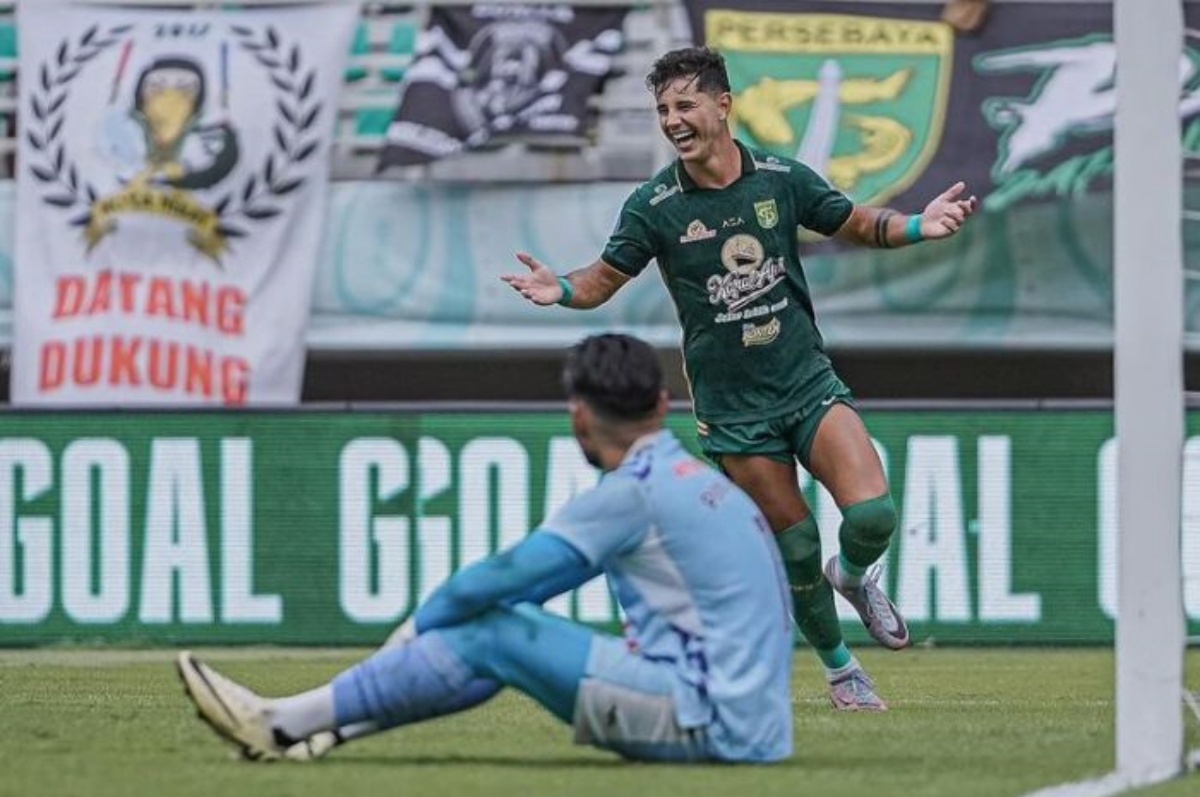 Bruno Moreira siap duel dribel dengan Ciro Alves di laga Persib Bandung kontra Persebaya Surabaya pada pekan kedelapan Liga 1 Indonesia 2024/2025. (Instagram/@brunomoreira99) - Image