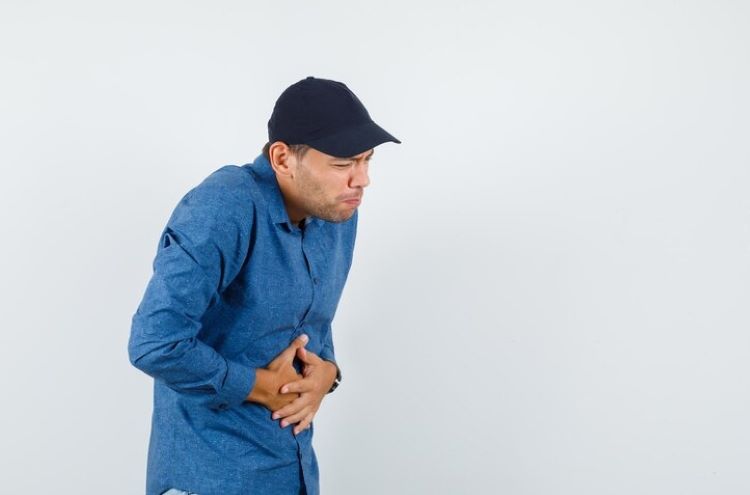 Ilustrasi- Orang dengan sakit asam lambung (8photo-freepik) - Image