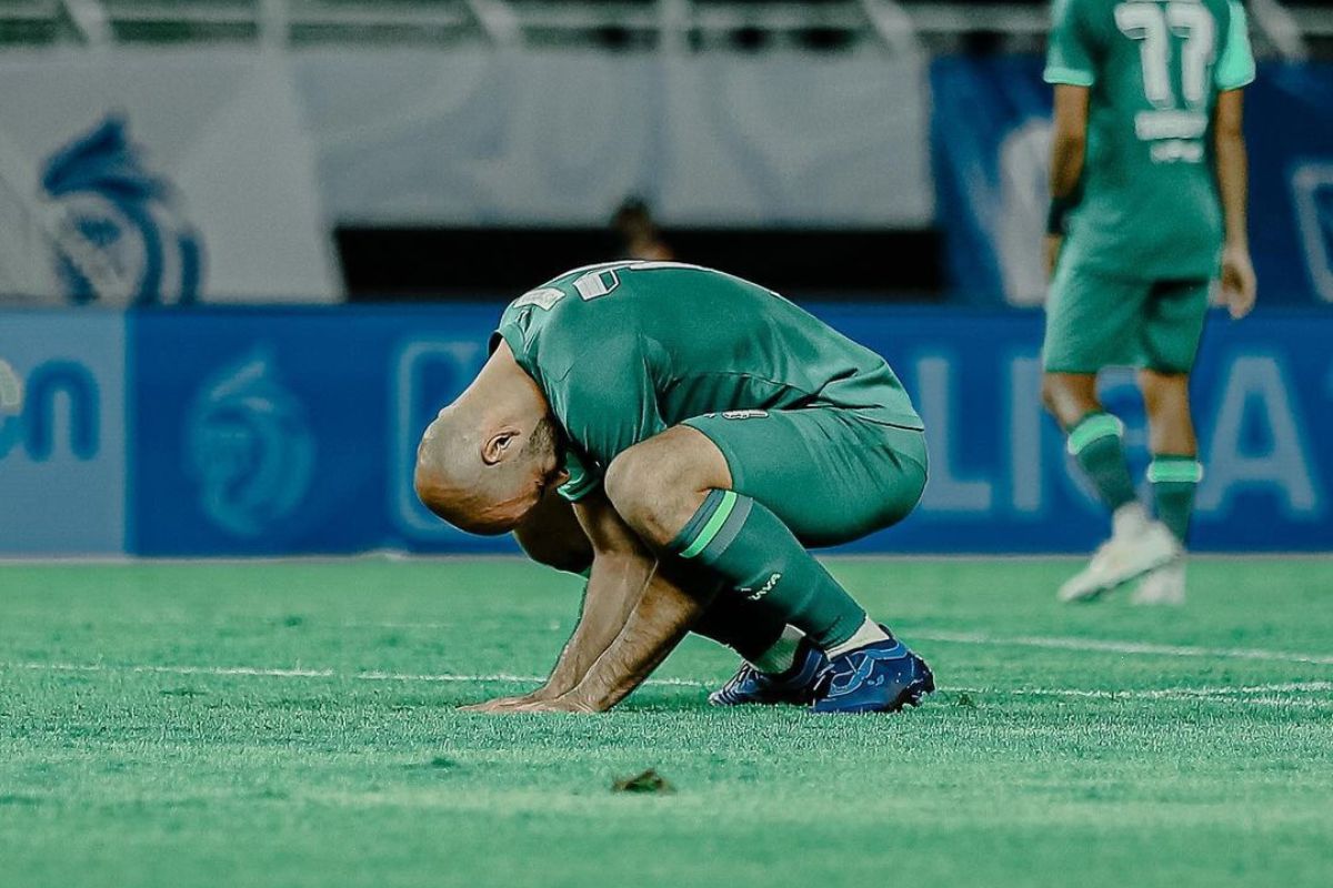 Persebaya Surabaya punya kans besar untuk bangkit dan patahkan kutukan saat hadapi Persib Bandung pada pekan kedelapan Liga 1 Indonesia. (Instagram/@moerashid95) - Image