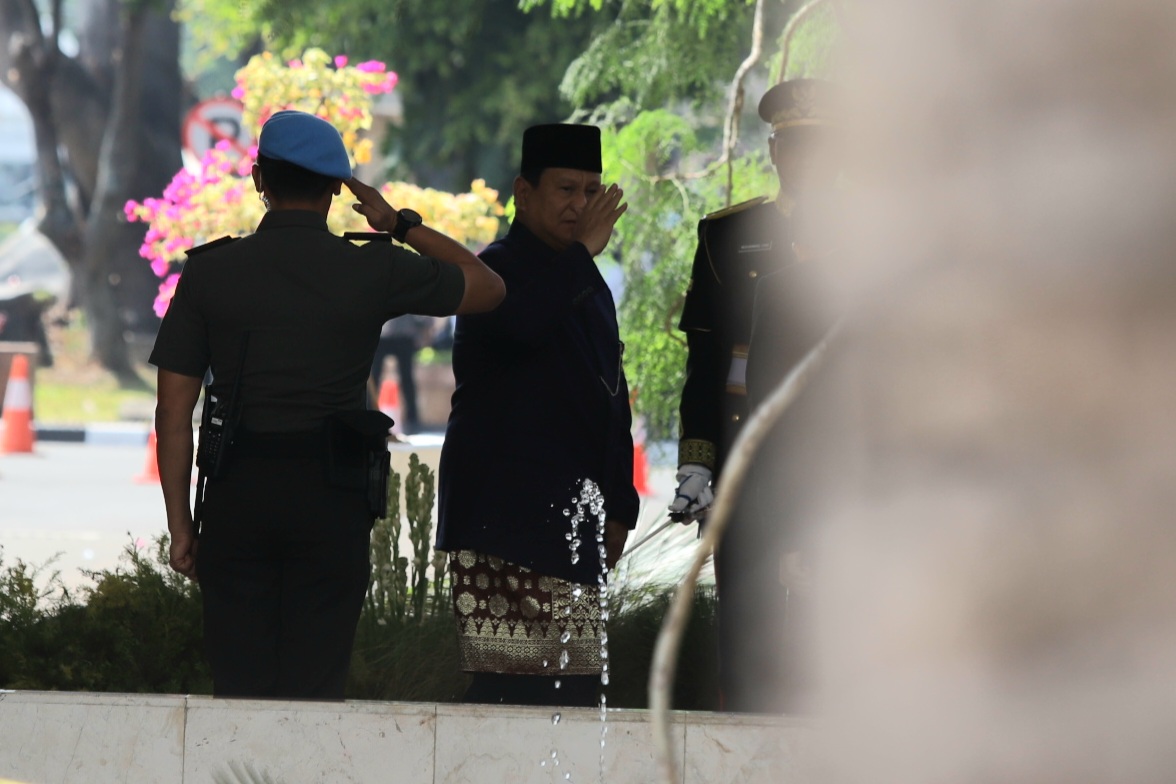 Presiden terpilih Prabowo Subianto tiba di Gedung Nusantara, Kompleks Parlemen, Senayan, Jakarta, Minggu (20/10/2024). (Dery Ridwansah/ JawaPos.com) - Image