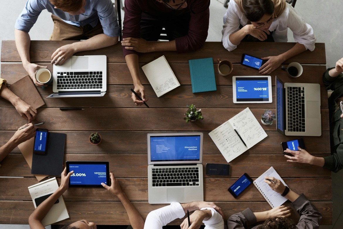 Ilustrasi kepercayaan dalam teamwork (pexels) - Image