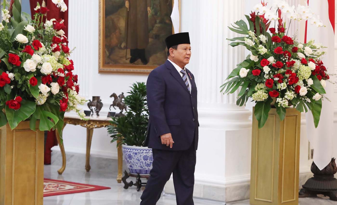 Presiden Prabowo Subianto berjalan Istana Merdeka, Jakarta, Minggu (20/10/2024). (Fedrik Tarigan/ Jawa Pos) - Image