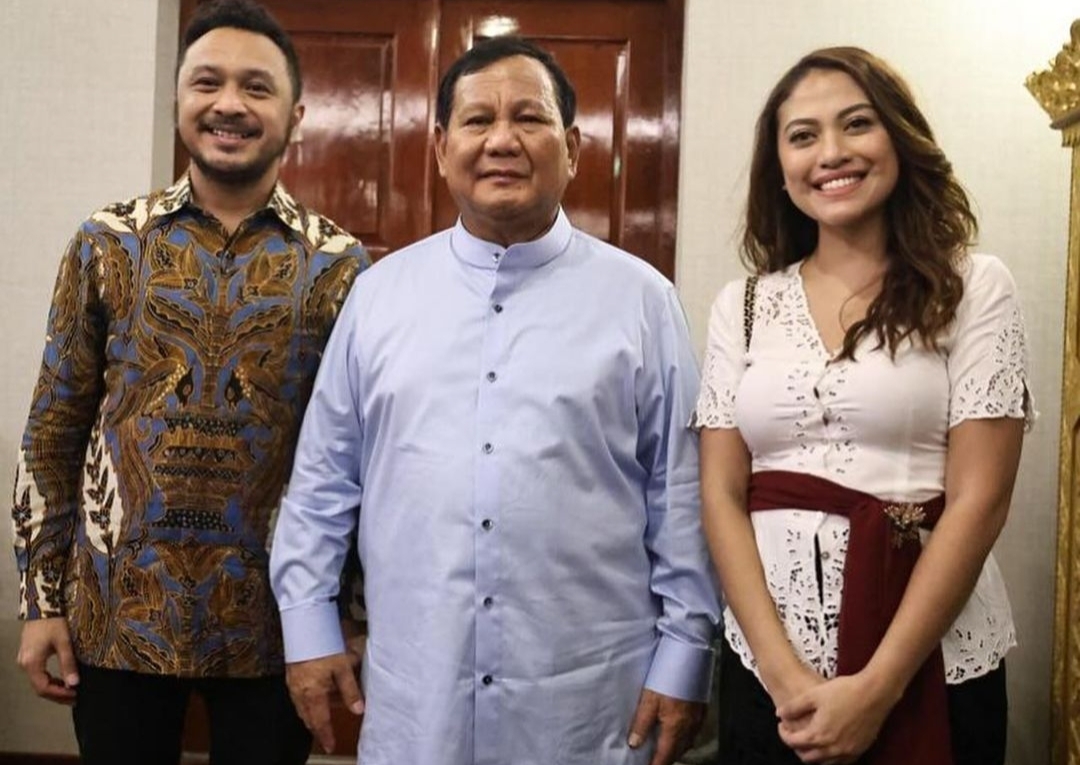 Cynthia dan Giring Ganesha bersama Presiden Prabowo Subianto. (Instagram Giring) - Image